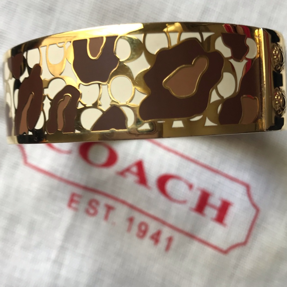 Gold bangle